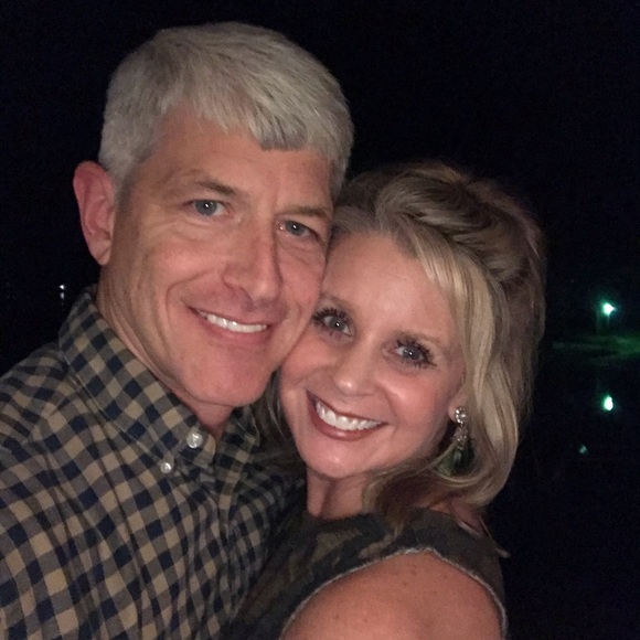 Meet your Posher, Loribeth - Picture 2 of 3